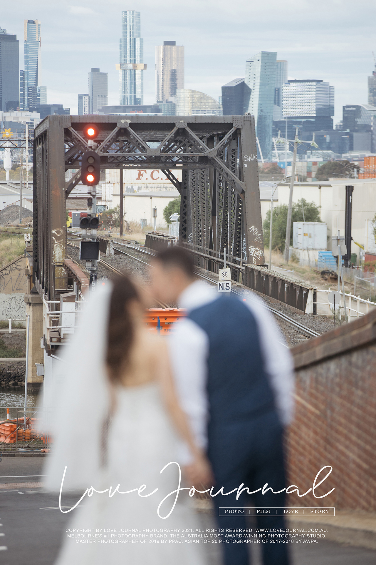 Mornington London Bridge Pre-Wedding Photography