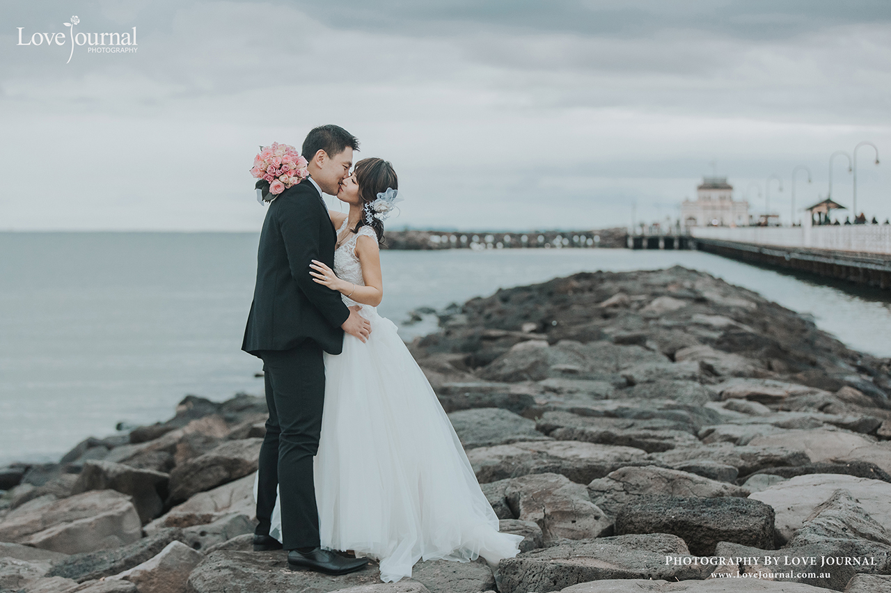 St. Kilda Beach Pre-wedding Photography